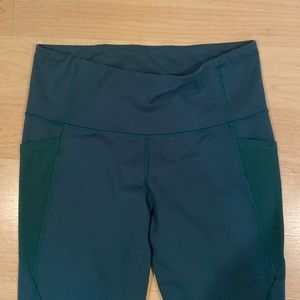 Old Navy Hunter Green Leggings with Mesh And Pockets